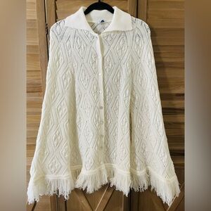 Vintage Beautiful Wintuk White Knit Poncho Cape Sweater Button Up One Size